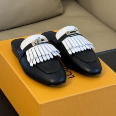 Louis Vuitton Slippers